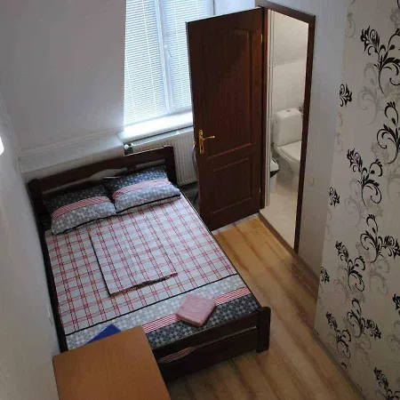 Uyut Hostel